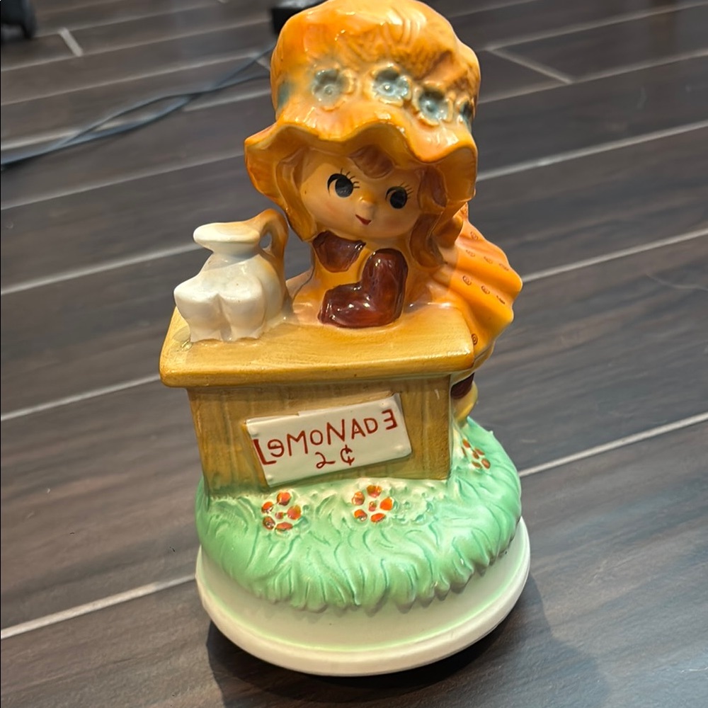 Vintage Ceramic Lemonade Stand Music Box